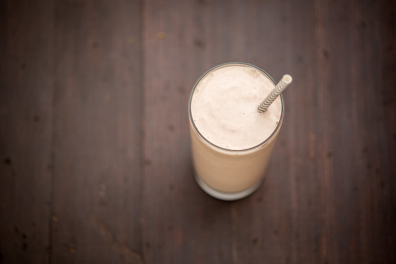 Tropical Cashew Cream Strawberry Smoothie | LaughterandLemonade.com