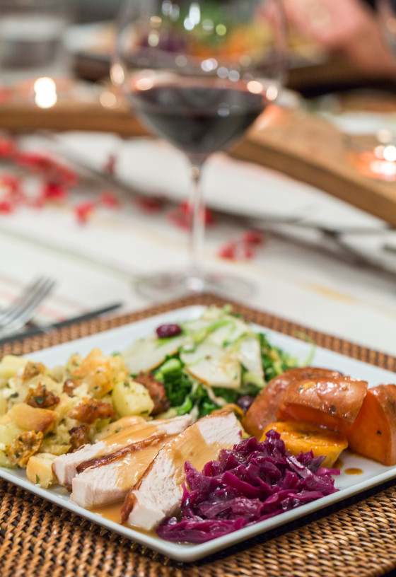 Simple, Elegant Thanksgiving Table Decorations | LaughterandLemonade.com