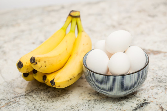 Masker rambut dari telur dan pisan bisa menjaga kesehatan rambut (dok. Laughter and Lemonade)
