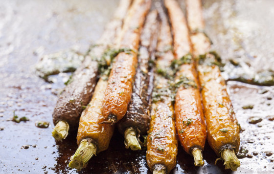 Roasted Carrots with Lemon-Cumin-Honey Glaze | LaughterandLemonade.com