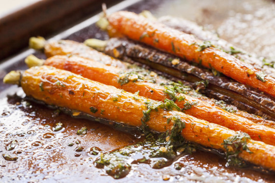 Roasted Carrots with Lemon-Cumin-Honey Glaze | LaughterandLemonade.com