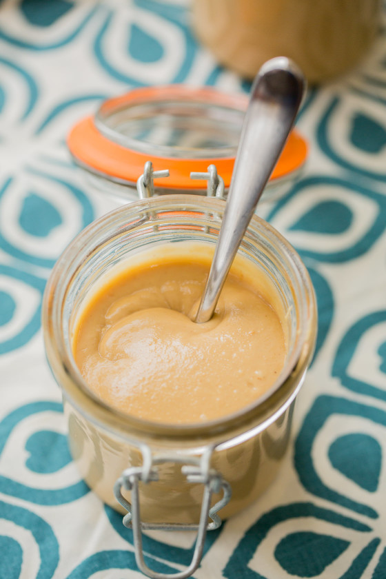 4-Minute 2-Ingredient Homemade Creamy (or Crunchy!) Peanut Butter | LaughterandLemonade.com