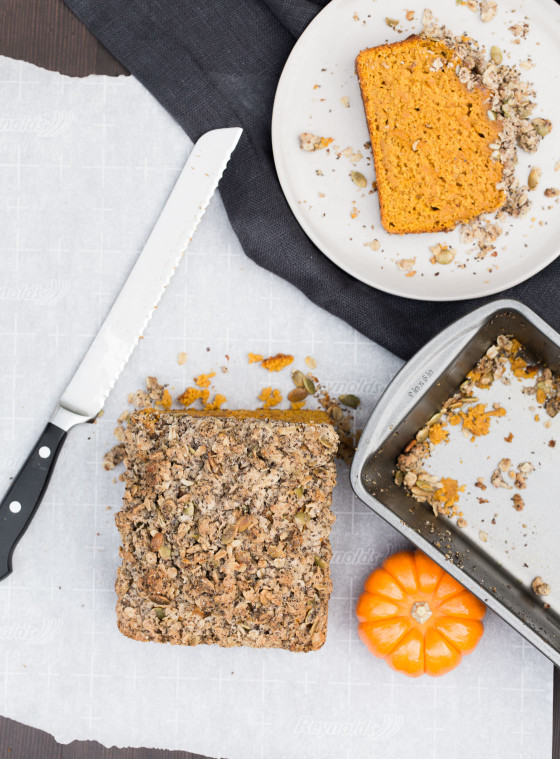 Pumpkin Bread with Oat & Seed Streusel Topping | LaughterandLemonade.com