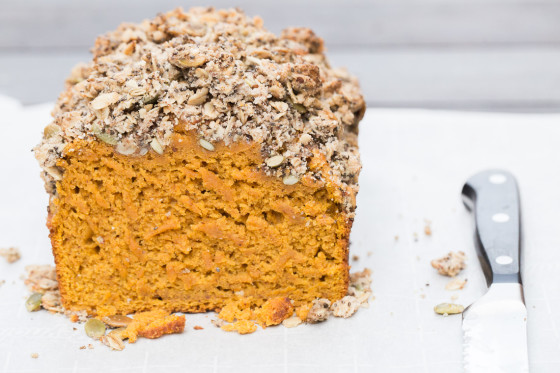 Pumpkin Bread with Oat & Seed Streusel Topping | LaughterandLemonade.com